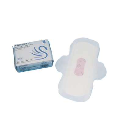 Serviços higiénicos longos de contorno de várias camadas com uma folha superior macia e um adesivo resistente à água