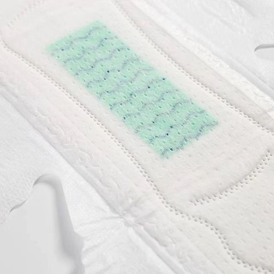 Produsen Top- sanitary pads dengan kuat perekat dan lembut dan bernapas lembaran atas